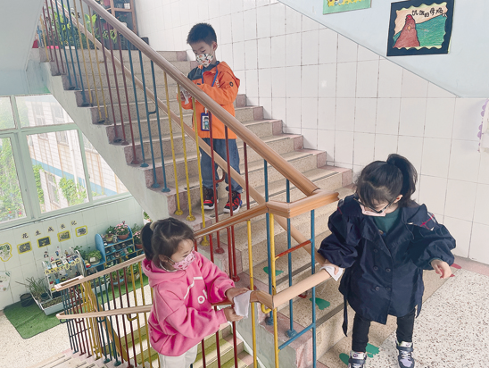 淮阴实验小学幼儿园开展大扫除活动